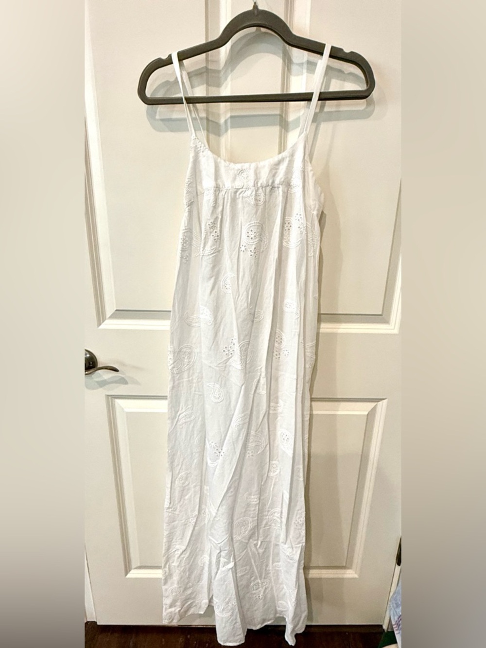 NWT Brownie Spain White Paisley Maxi Slip Dress - Women’s maxi dress, medium.
